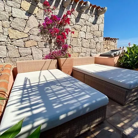 Living Smeralda, 360° Panoramic View Ferienhaus